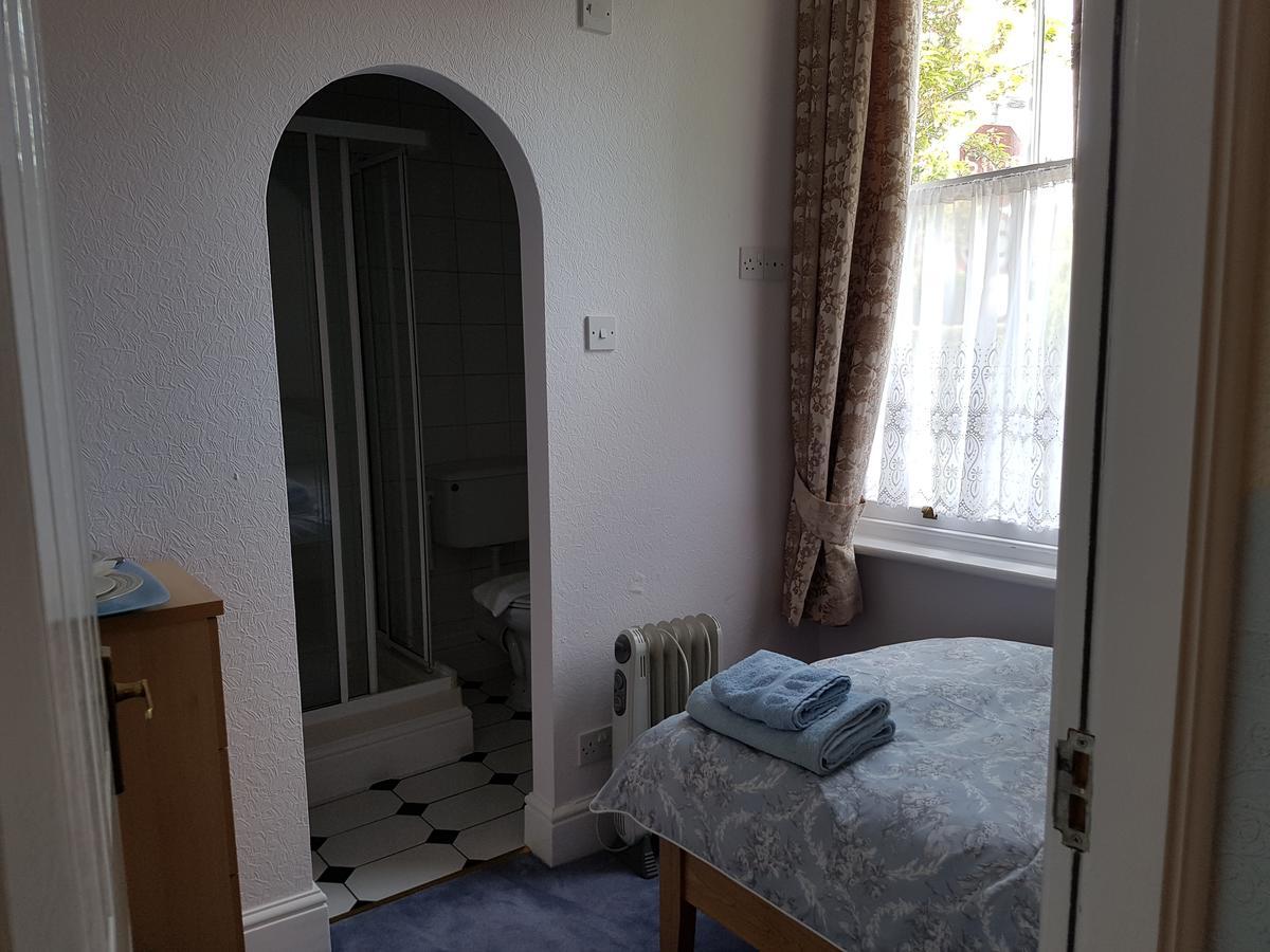 Alexandra Lodge Guest House Честър Екстериор снимка