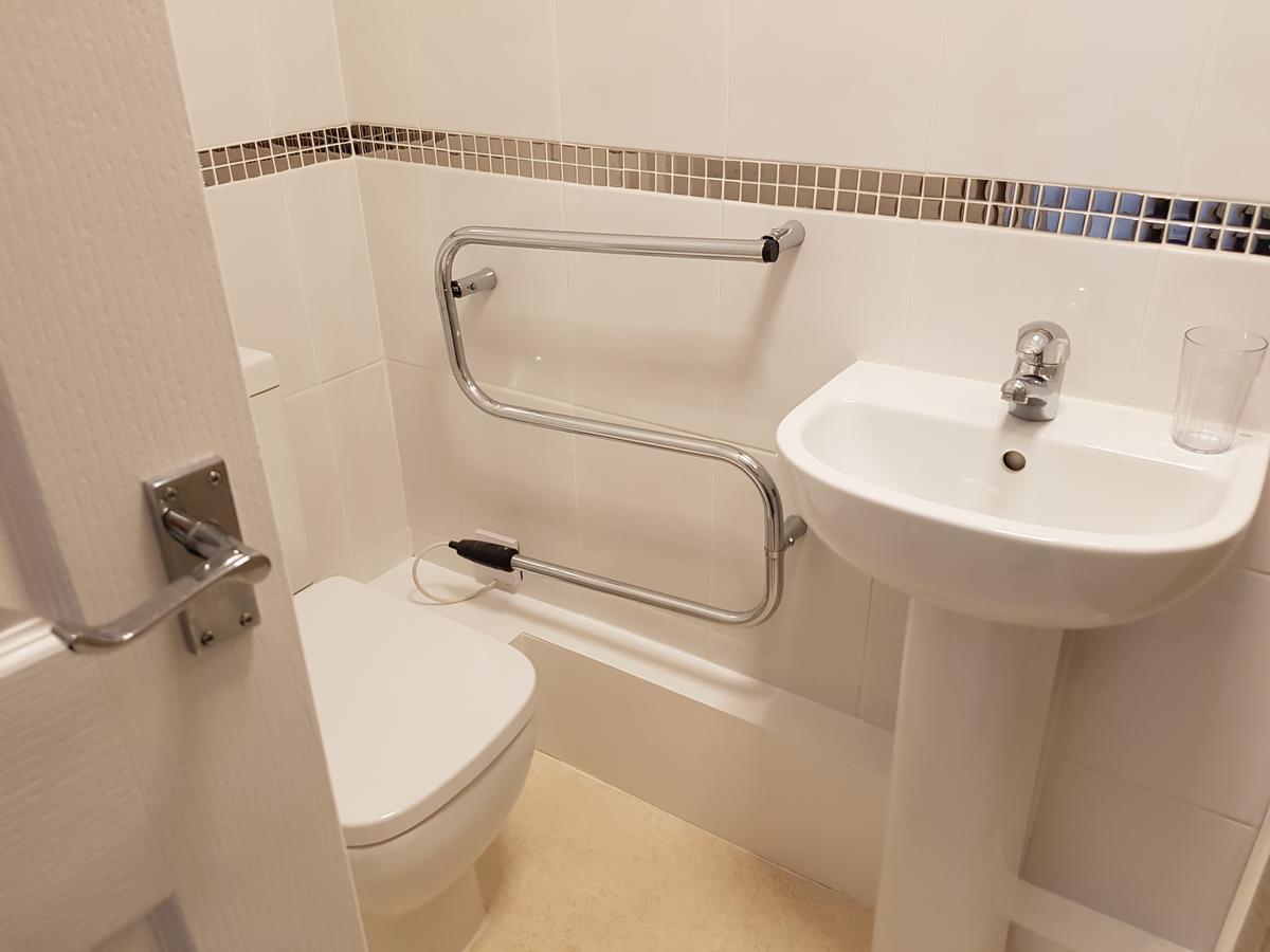 Alexandra Lodge Guest House Честър Екстериор снимка