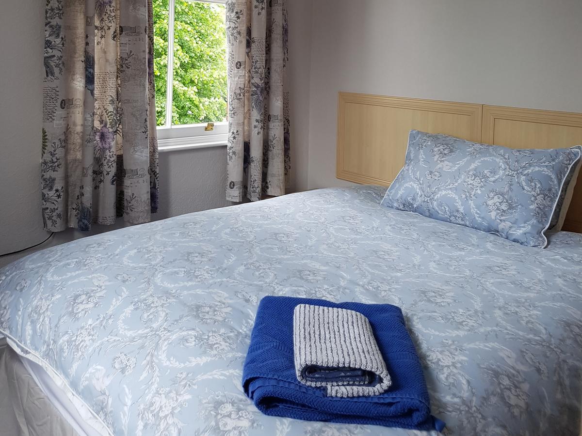Alexandra Lodge Guest House Честър Екстериор снимка