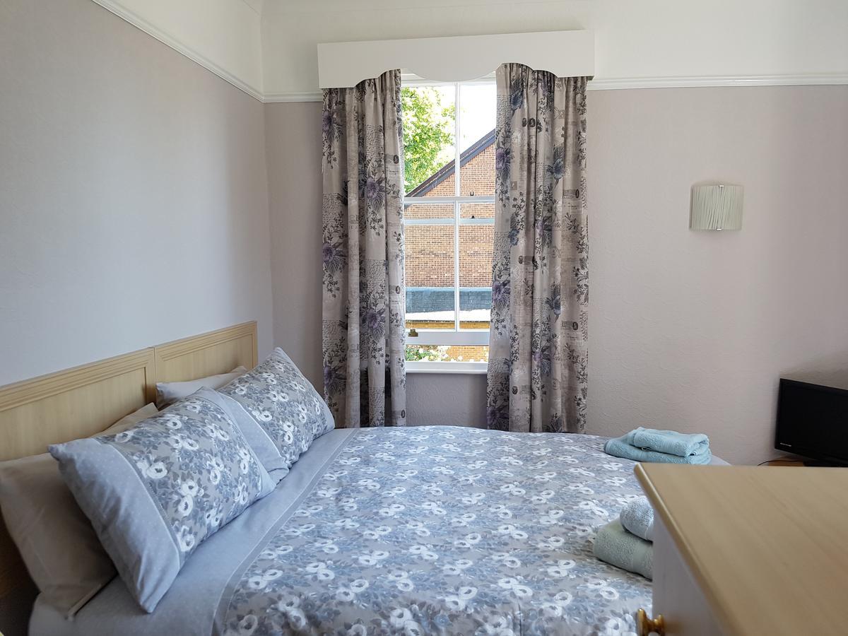 Alexandra Lodge Guest House Честър Екстериор снимка