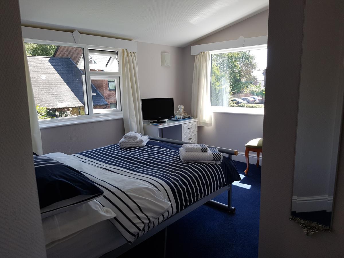 Alexandra Lodge Guest House Честър Екстериор снимка