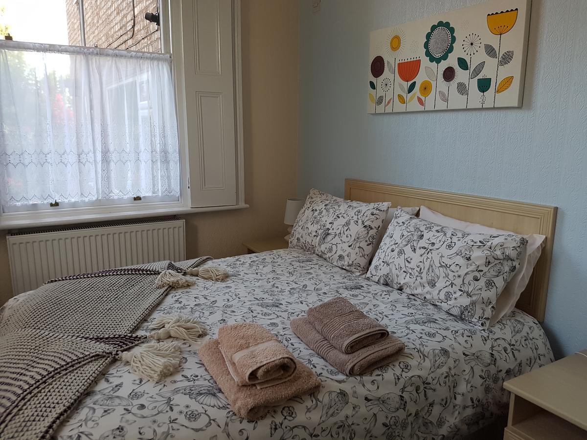 Alexandra Lodge Guest House Честър Екстериор снимка
