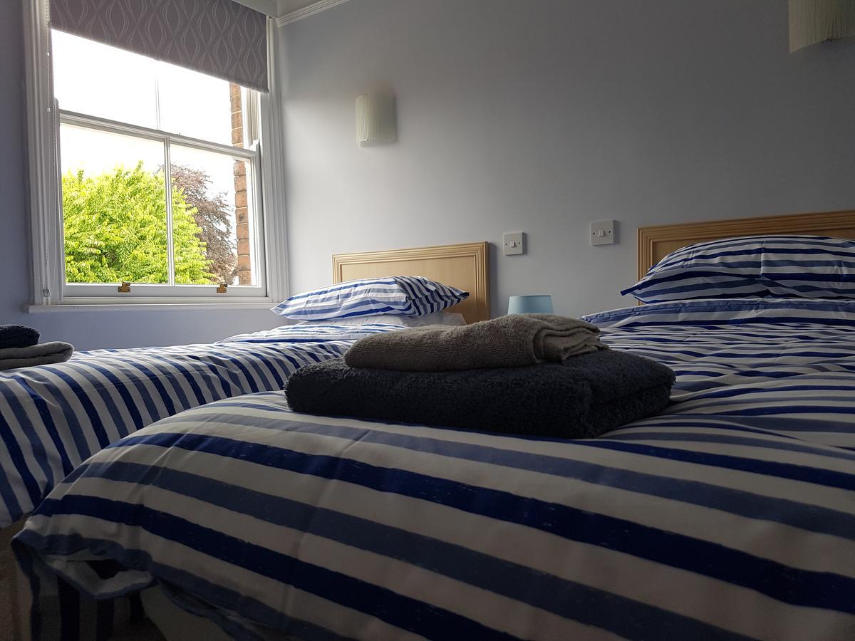 Alexandra Lodge Guest House Честър Екстериор снимка
