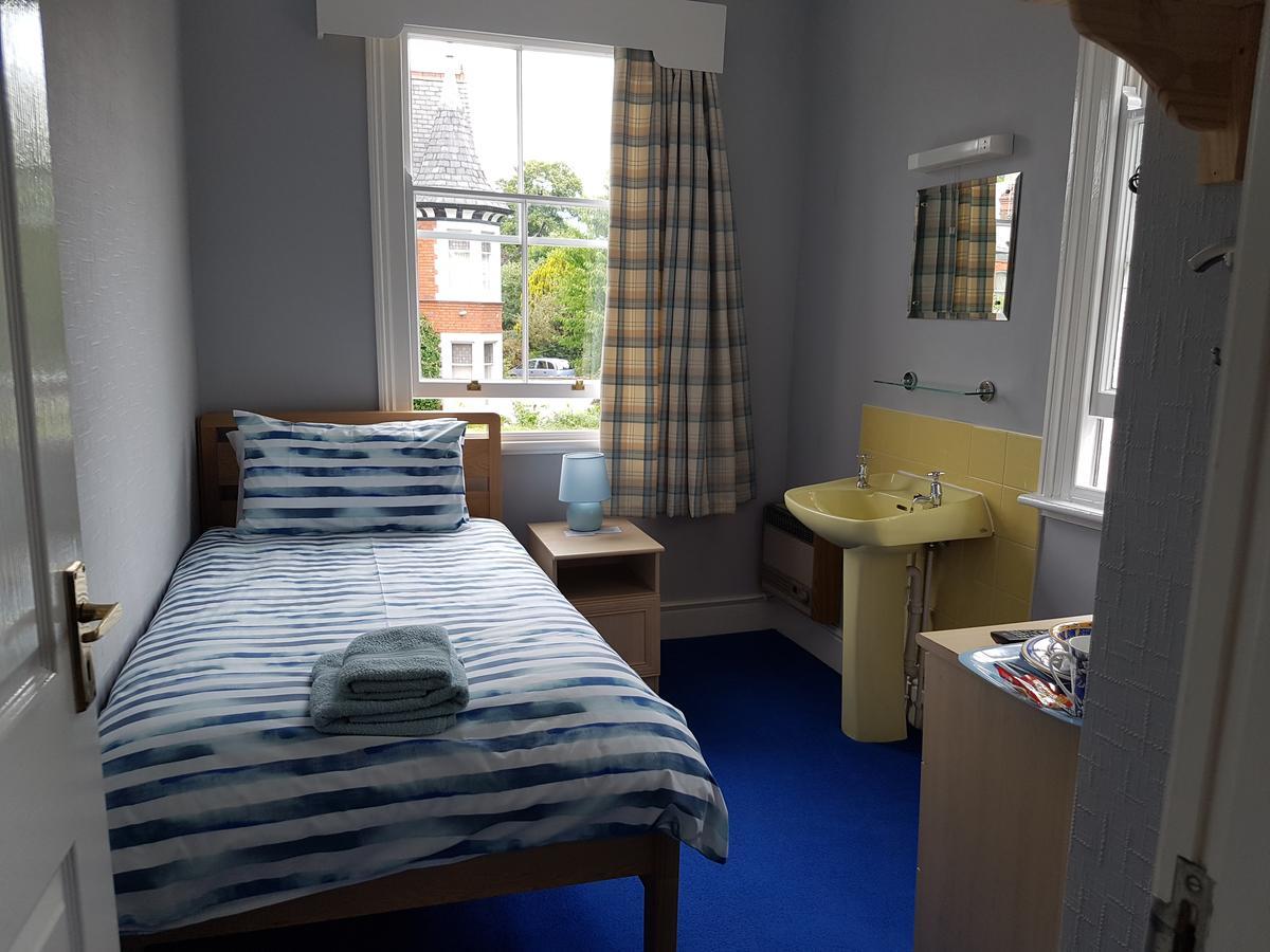 Alexandra Lodge Guest House Честър Екстериор снимка